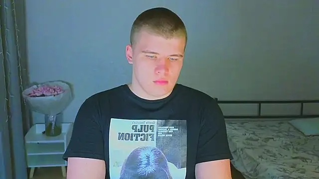 Snapshot of kittenmurr chatting on 11-02-25, 10:26 kittenmurr online show from 11-02-25, 10:26