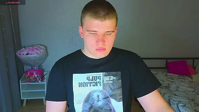 Snapshot of kittenmurr chatting on 10-19-25, 08:22 kittenmurr online show from 10-19-25, 08:22