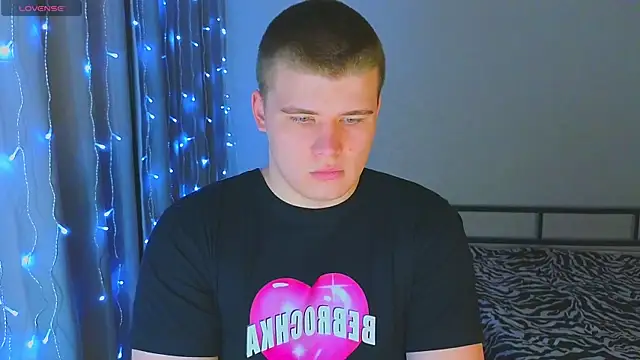 kittenmurr online show from 12-19-25, 02:04