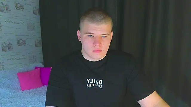 Snapshot of kittenmurr chatting on 09-19-25, 09:08 kittenmurr online show from 09-19-25, 09:08