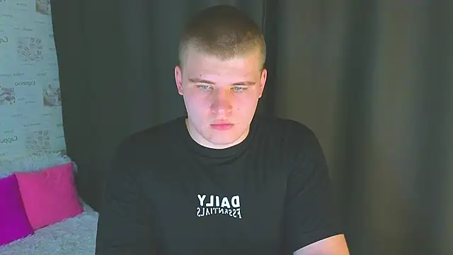 Snapshot of kittenmurr chatting on 10-08-25, 02:51 kittenmurr online show from 10-08-25, 02:51