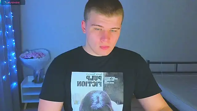 Snapshot of kittenmurr chatting on 11-06-25, 08:13 kittenmurr online show from 11-06-25, 08:13