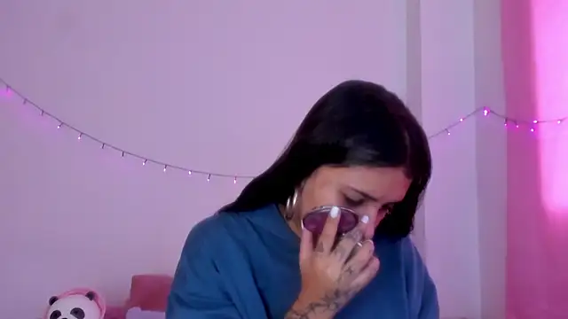 Abby roussee online show from 10-06-25, 01:23