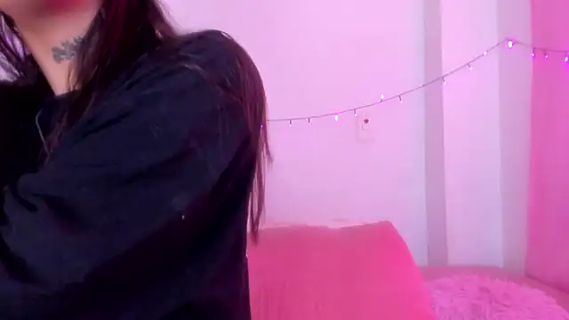 Abby roussee online show from 11-18-25, 01:03