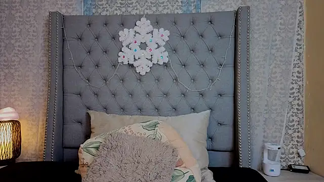 Abby roussee online show from 12-20-25, 06:33