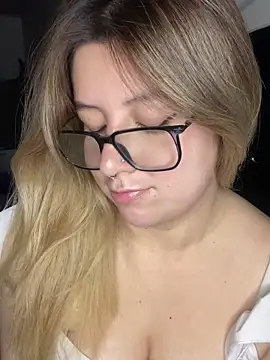 Blair Bunnyy online show from 11-20-25, 06:14