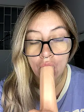 Blair Bunnyy online show from 10-25-25, 04:33