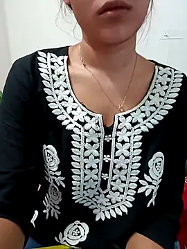 Snapshot of Cutie_Shruti chatting on 09-26-25, 09:38 Cutie Shruti online show from 09-26-25, 09:38