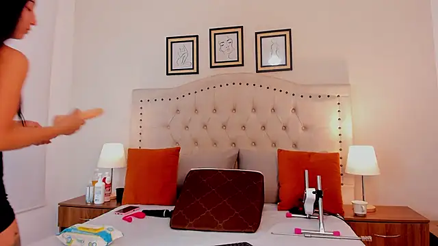 natasha moreno online show from 10-10-25, 12:17