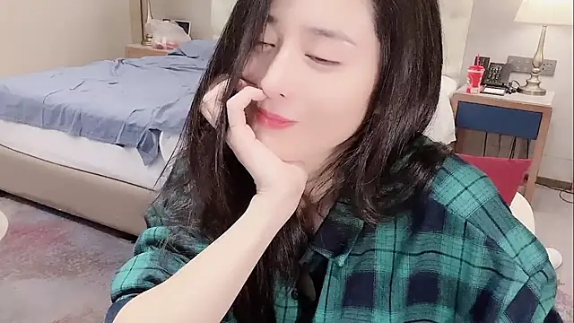 Ianxuan online show from 10-31-25, 05:42