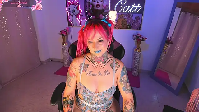 Snapshot of catt_monroe chatting on 09-27-25, 02:01 catt monroe online show from 09-27-25, 02:01