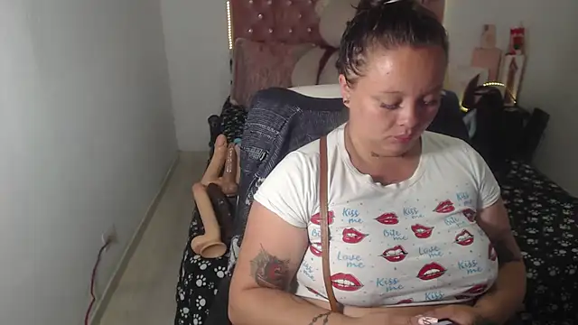 patty squirt  online show from 10-20-25, 02:46