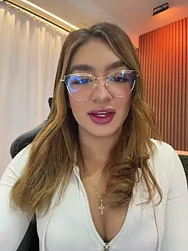 Snapshot of jenn_fit chatting on 05-06-26, 02:15 jenn fit online show from 05-06-26, 02:15