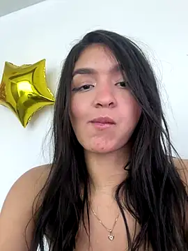 Snapshot of jenn_fit chatting on 09-21-25, 02:55 jenn fit online show from 09-21-25, 02:55