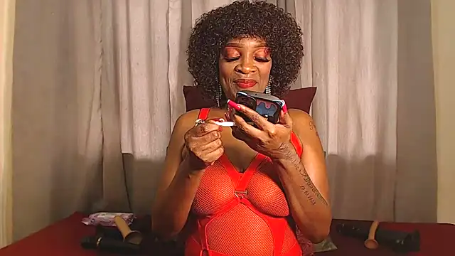 Yummychoklit online show from 12-01-25, 07:53