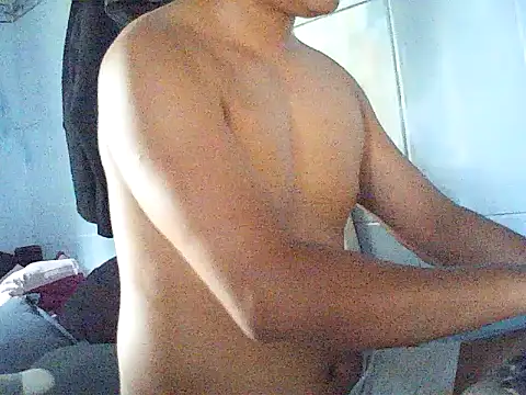 Snapshot of ANonngDan79 chatting on 10-15-25, 08:44 ANonngDan79 online show from 10-15-25, 08:44