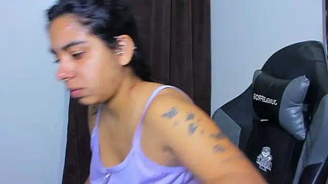 Snapshot of violet_and_myers chatting on 02-10-26, 11:53 violet and myers online show from 02-10-26, 11:53