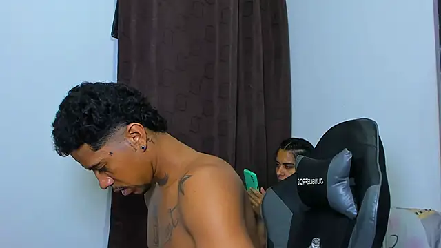 Snapshot of violet_and_myers chatting on 02-24-26, 10:10 violet and myers online show from 02-24-26, 10:10