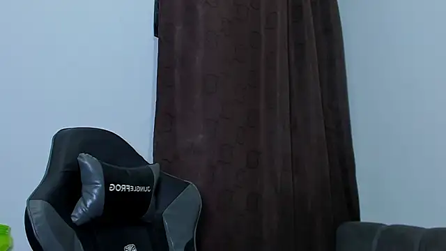 Snapshot of violet_and_myers chatting on 02-07-26, 06:32 violet and myers online show from 02-07-26, 06:32