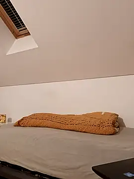 Snapshot of bolo1984 chatting on 10-27-25, 05:14 bolo1984 online show from 10-27-25, 05:14