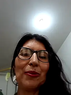 Snapshot of swity_foster chatting on 09-17-25, 12:18 swity foster online show from 09-17-25, 12:18