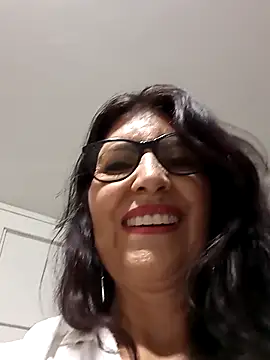Snapshot of swity_foster chatting on 09-28-25, 08:32 swity foster online show from 09-28-25, 08:32