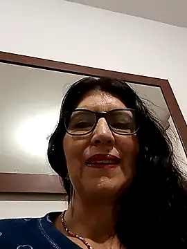 Snapshot of swity_foster chatting on 10-16-25, 08:33 swity foster online show from 10-16-25, 08:33