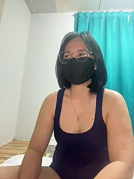 Snapshot of melyiaaa chatting on 12-02-25, 03:25 melyiaaa online show from 12-02-25, 03:25