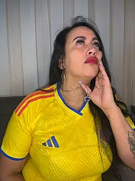  ruby manrique  online show from 06-18-26, 02:10