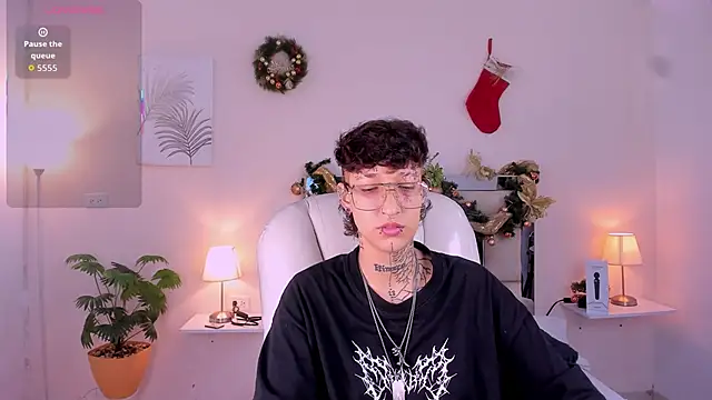 Luci Rose online show from 11-22-25, 02:10