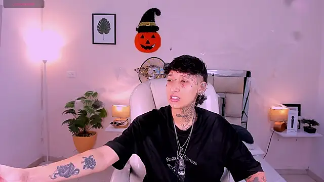 Luci Rose online show from 10-30-25, 02:43