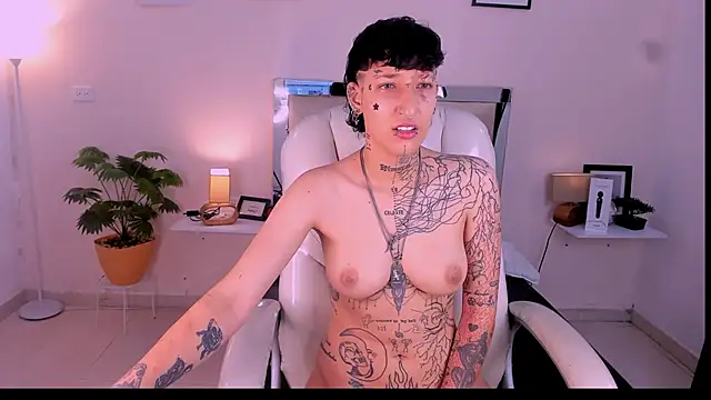 Luci Rose online show from 11-05-25, 03:42