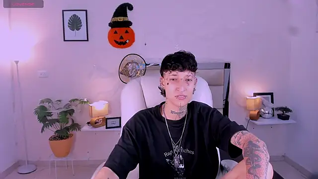 Luci Rose online show from 10-22-25, 04:01