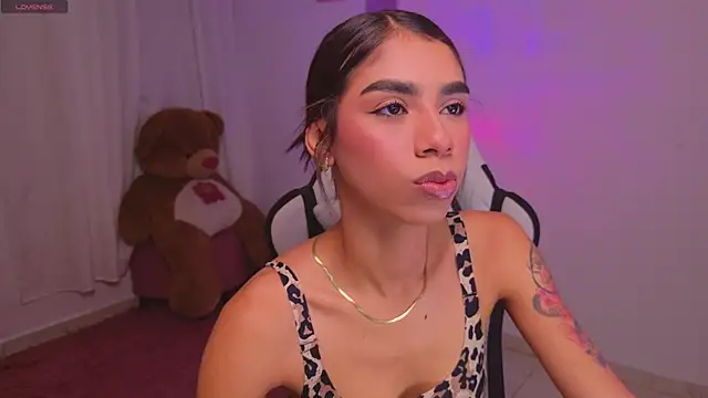 Snapshot of BrunetteAdams001 chatting on 02-08-26, 04:43 BrunetteAdams001 online show from 02-08-26, 04:43