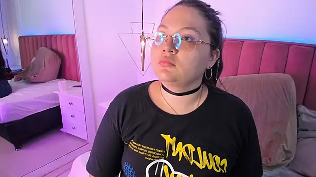 Tessa Sinclaire online show from 04-04-26, 08:04