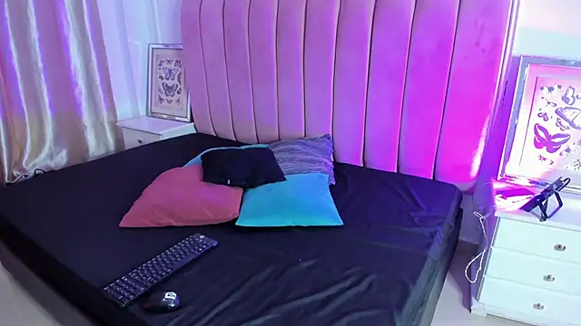 Tessa Sinclaire online show from 09-30-25, 08:26