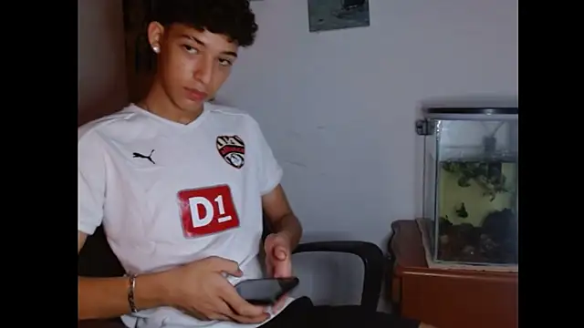 Snapshot of Xtremeplay_18 chatting on 10-10-25, 07:58 Xtremeplay 18 online show from 10-10-25, 07:58