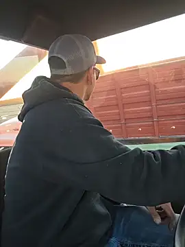 twistafatpipe online show from 10-23-25, 10:52