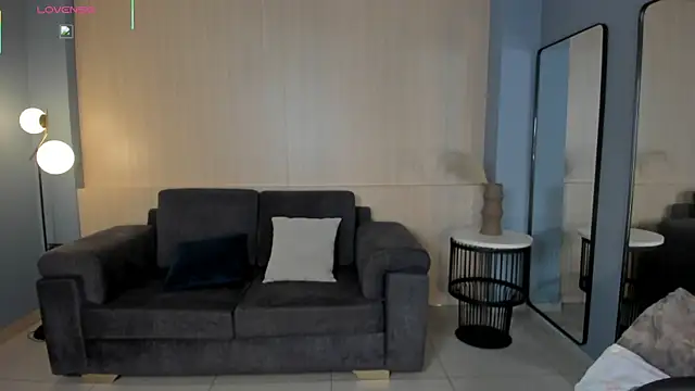 Snapshot of VeronicaBlue chatting on 06-11-26, 09:39 VeronicaBlue online show from 06-11-26, 09:39