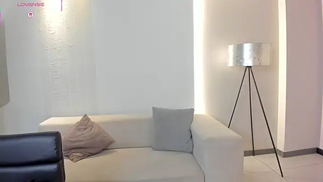 VeronicaBlue online show from 11-13-25, 09:35