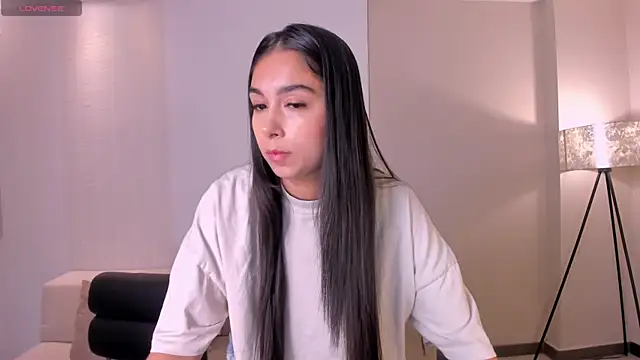 Snapshot of VeronicaBlue chatting on 09-25-25, 10:43 VeronicaBlue online show from 09-25-25, 10:43