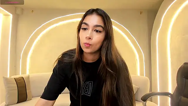 VeronicaBlue online show from 12-19-25, 01:35