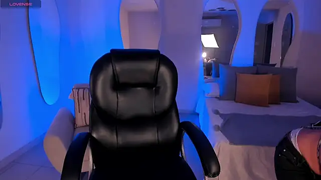 AyshelBrown online show from 09-27-25, 04:07