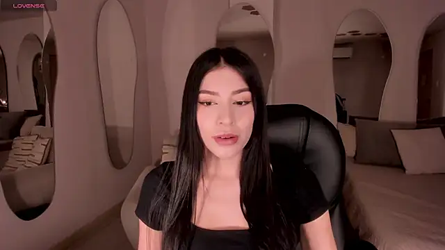 Snapshot of MaddisonTaylor1 chatting on 06-18-26, 07:52 MaddisonTaylor1 online show from 06-18-26, 07:52