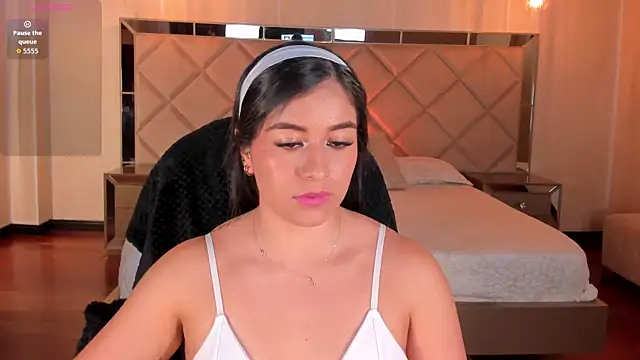 MilaColeman online show from 04-11-26, 07:45