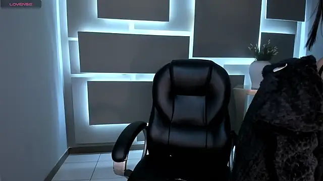 MilaColeman online show from 09-19-25, 02:04