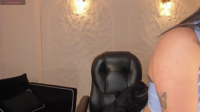 MilaColeman online show from 11-15-25, 02:15