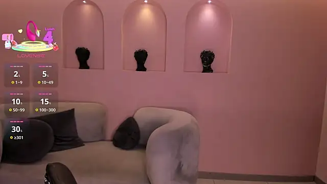 LizzCooper online show from 10-01-25, 03:44