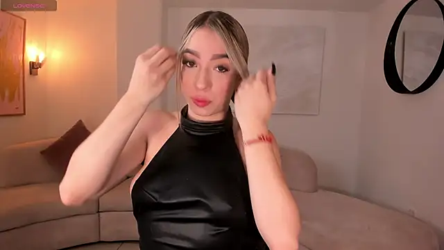 LizzCooper online show from 10-18-25, 03:30