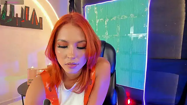 AmberColors  online show from 10-23-25, 08:18